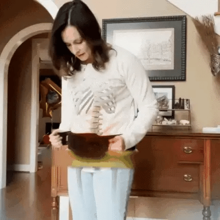 Back belt support relieves tight muscles and relieves lower back from upper body weight.